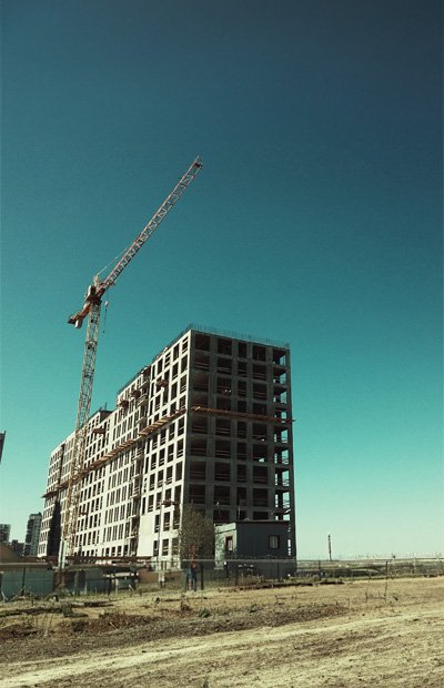 Stationary concrete pumps LCP 1205 E and LCP 1407 D for infrastructure projects